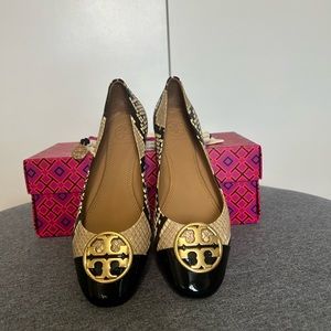 BNIB Tory Burch Flats sz 5.5